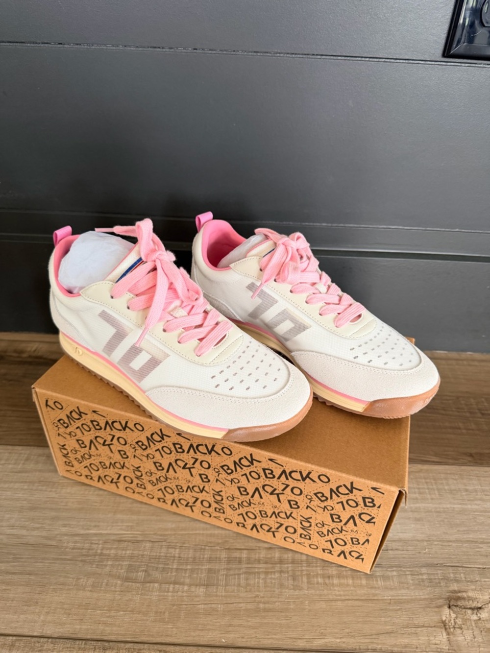 Back 70 Women's Sneakers